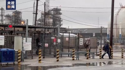 ​美国得州壳牌炼油厂三天内两度起火 炼油厂处于最高紧急状态