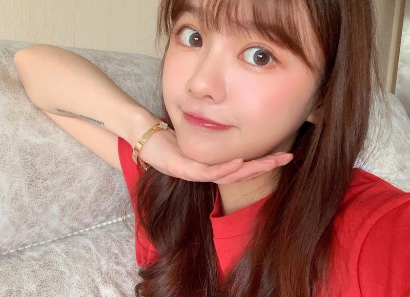 老公中年出轨女人该如何挽回婚姻，老公中年出轨女人，如何挽回婚姻？