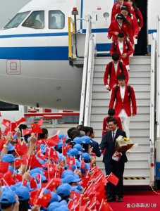 ​国家队访港晚宴菜单曝光，霍震霆父子现身接待，郭晶晶老公撒狗粮