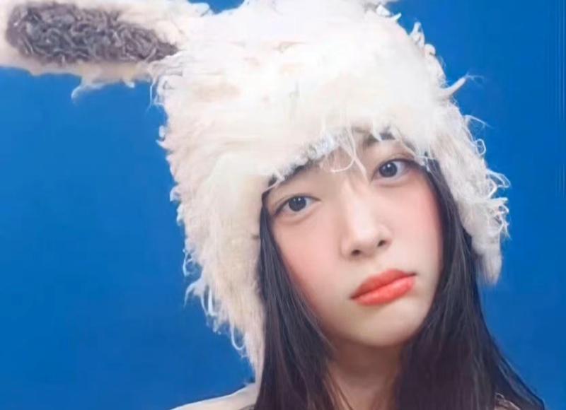 孩子满月请吃饭，老公不接别人打来的电话，爸爸提着酒瓶要闹他