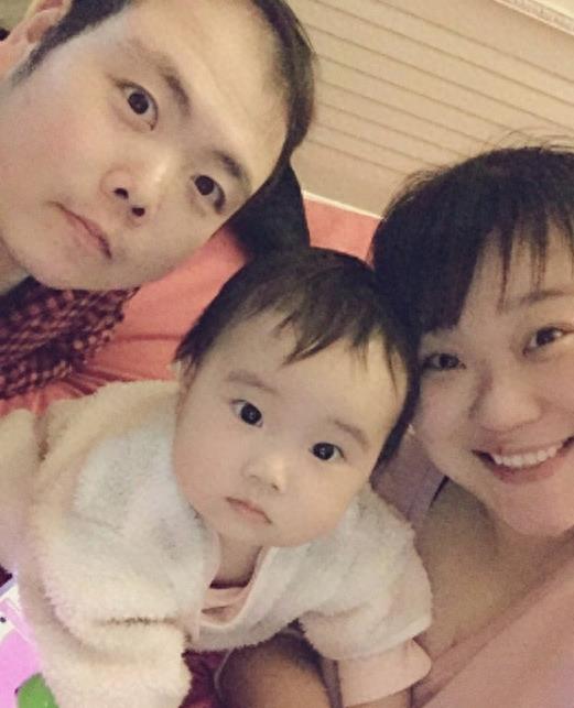 还记得网红小胖吗？曾被当作QQ表情的他如今已结婚生女