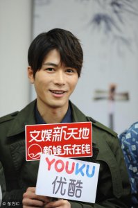 ​华晨宇新换经纪人，与陈学冬共用经纪人，让人始料不及