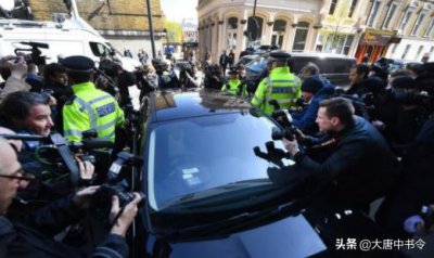 ​号外！阿桑奇伦敦被捕，斯诺登：至暗时刻！