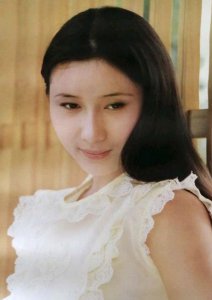 ​她曾火遍大江南北，不要丈夫孩子也要出国，两婚两离至今仍单身