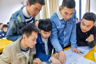 ​“最赚钱”专业榜单出炉，工科类占半壁江山，教育学前20都没进