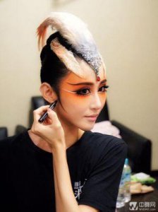 ​朱洁静：舞林争霸冠军的舞蹈传奇与神秘恋情揭秘
