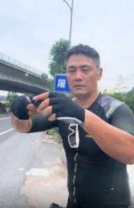 ​邵兵儿子邵子恒闪耀中韩选秀，成新宠偶像