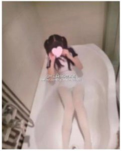 ​口工赛高：年轻网红萝莉照引发的网络热议与争议