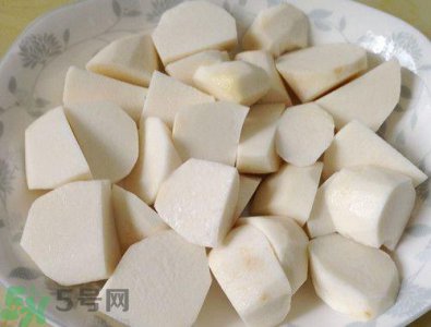 ​芋头没煮熟能吃吗?芋头没煮熟吃了会怎样