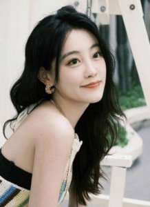 ​祝绪丹凭借《永夜星河》重登时尚巅峰揭秘兔系美人的魅力眼妆技巧