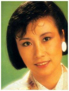 ​大湾区这一夜，77岁依旧工作的汪明荃：揭露港圈的尴尬现实