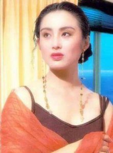 ​张敏，曾经的“最美星女郎”，在退出娱乐圈多年后依然专注于佛教修行