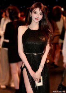​黄晓明和叶珂迈向新生活，如何处理与Angelababy的结婚铜像？网友众说纷纭