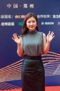 ​福原爱穿紧身泳衣，暴露真实身材，网友：想追她吗？