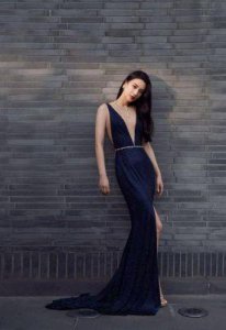 ​Vogue红毯生图：85花同框争艳：娜扎瘦脱相关晓彤与张若昀造型吸睛