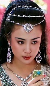 ​最美妲己傅艺伟：从大明星到阶下囚，独子早逝的跌宕人生