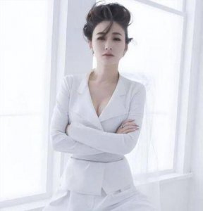 ​李小冉：国民女神的逆龄传奇与爱情历程揭秘