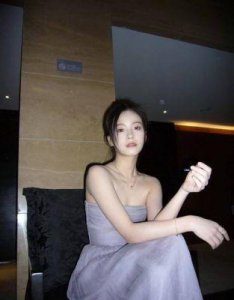 ​李庚希个人过往经历盘点，半路出家展现出色演技受到好评！