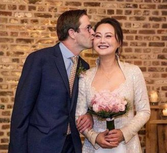​大宋佳与二婚丈夫亮相，低调朴素，定居比利时创办服装店