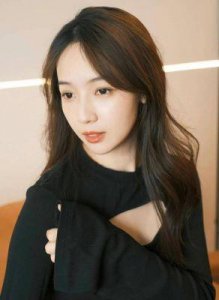 ​秦牛正威，吴亦凡绯闻女友，或将出道引发关注