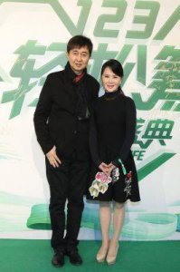 ​涂松岩妻子身份揭秘：隐婚多年，神秘娇妻原来是她！
