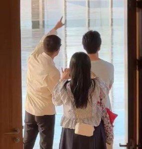 ​李健妻子孟小蓓：青梅竹马携手二十载，无房无子仍幸福满溢