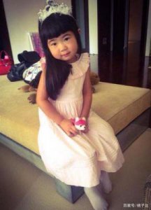 ​曹格女儿从小软萌到大长腿，逆袭成为美少女