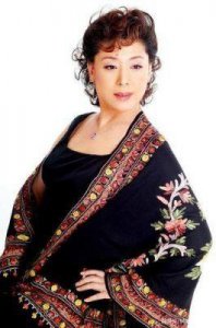 ​女中音歌唱家关牧村：45岁二婚嫁高官，68岁风采依旧