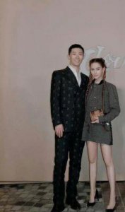 ​窦骁与何超莲恋情疑云：是否已经分手？