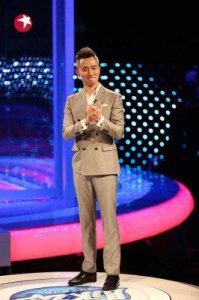 ​程雷低调亮相东方卫视，气色佳状态好