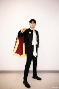 ​张杰发文纪念出道15周年：追自己是个体力活