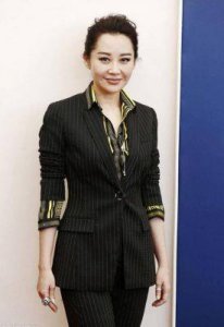 ​为何有人称许晴为“行母”？许晴被曝曾遭包养事件