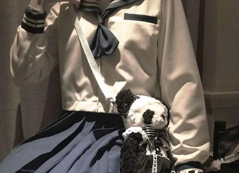  女生不管任何时候，都要有自己的原则和立场