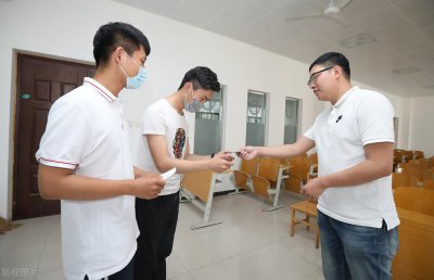 ​大学辅导员有编制吗？
