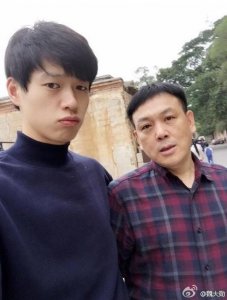 ​魏大勋豪宅富二代身份坐实 父母做什么的真实家庭背景曝光