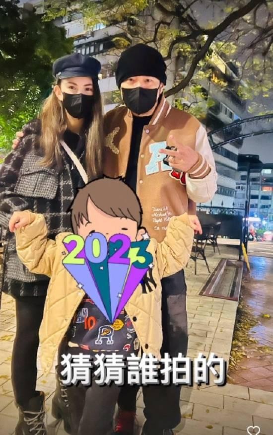 周杰伦昆凌甜蜜外出用餐被偶遇 周杰伦新年秀幸福(2)