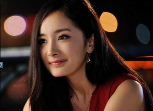 杨幂为什么叫臭脚（杨幂脚臭的梗怎么回事）