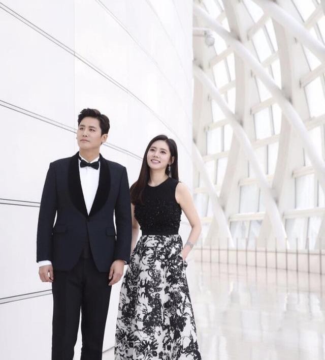 秋瓷炫于晓光婚纱照曝光，这才是嫁给爱情的幸福模样！