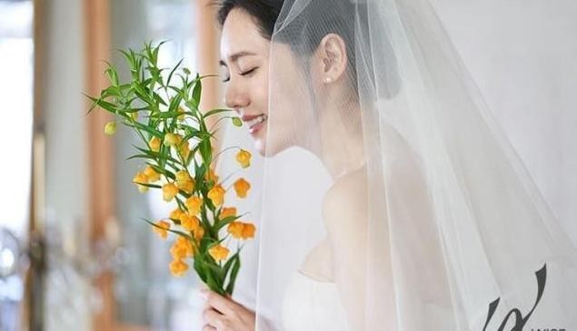 秋瓷炫于晓光婚纱照曝光，这才是嫁给爱情的幸福模样！