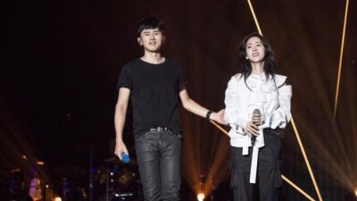 ​张杰谢娜什么时候离的婚是真的吗（张杰被曝6月底已与谢娜离婚）