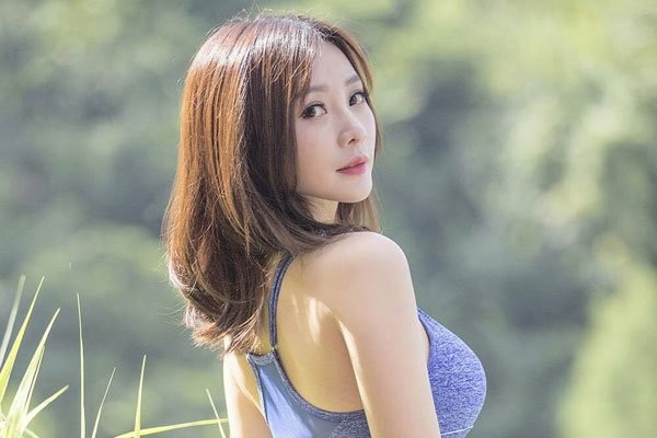 柳岩最诱惑的图片 被圈子毁掉嫁不出去交友不慎