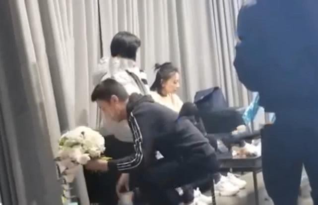 高圆圆被曝怀孕后首现身，衣着宽松，曾被偶遇在妇产科进行产检？