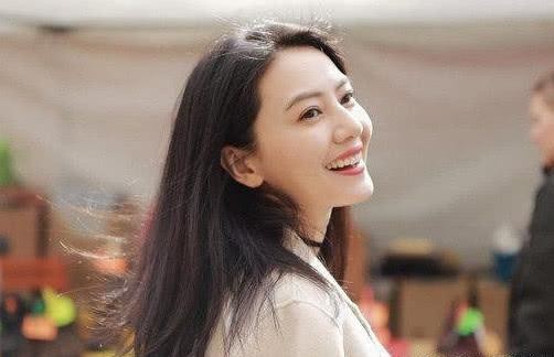 高圆圆被曝怀孕后首现身，衣着宽松，曾被偶遇在妇产科进行产检？