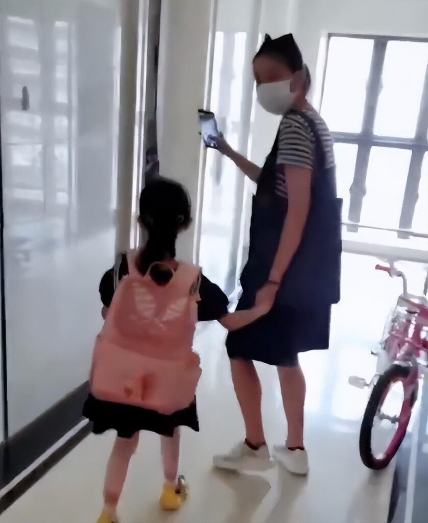 戴娇倩个人资料_女儿安欣有多大了