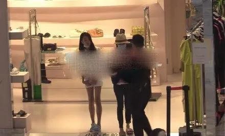 佟大为的身高大曝光（佟大为腿跟12岁的女儿差不多长）