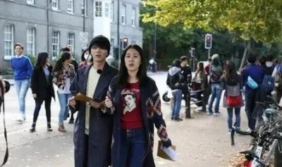 ​华晨宇一家三口合照(华晨宇张碧晨一家三口)
