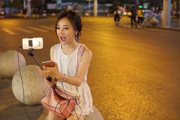 冯提莫和很多男人发生关系 离婚是不是也因为这个原因