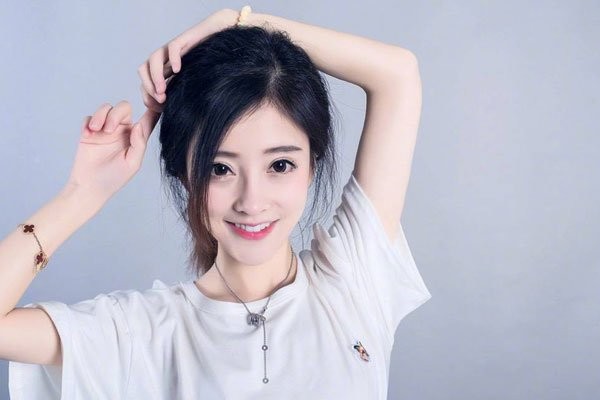 冯提莫和很多男人发生关系 离婚是不是也因为这个原因