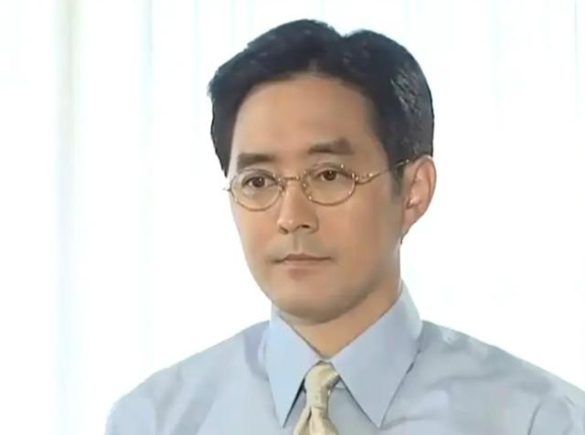 杜德伟演的第七号当铺（第8号当铺主演现状）(23)