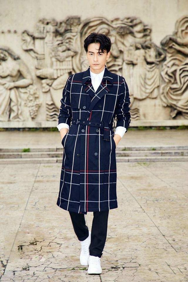 郑元畅入伍时间（18岁摆地摊20岁模特21岁演员）